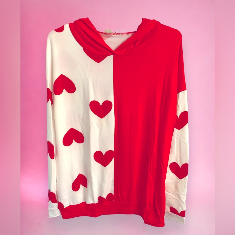 ❤️NEW❤️ Heart Printed Pullover Hoodie Size Small